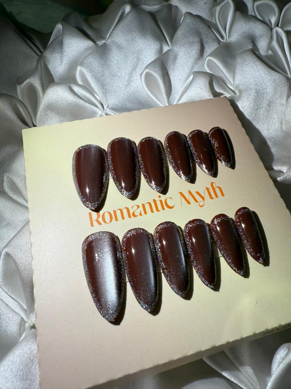 Shimmer Cat Eyes Nails Dark Brown