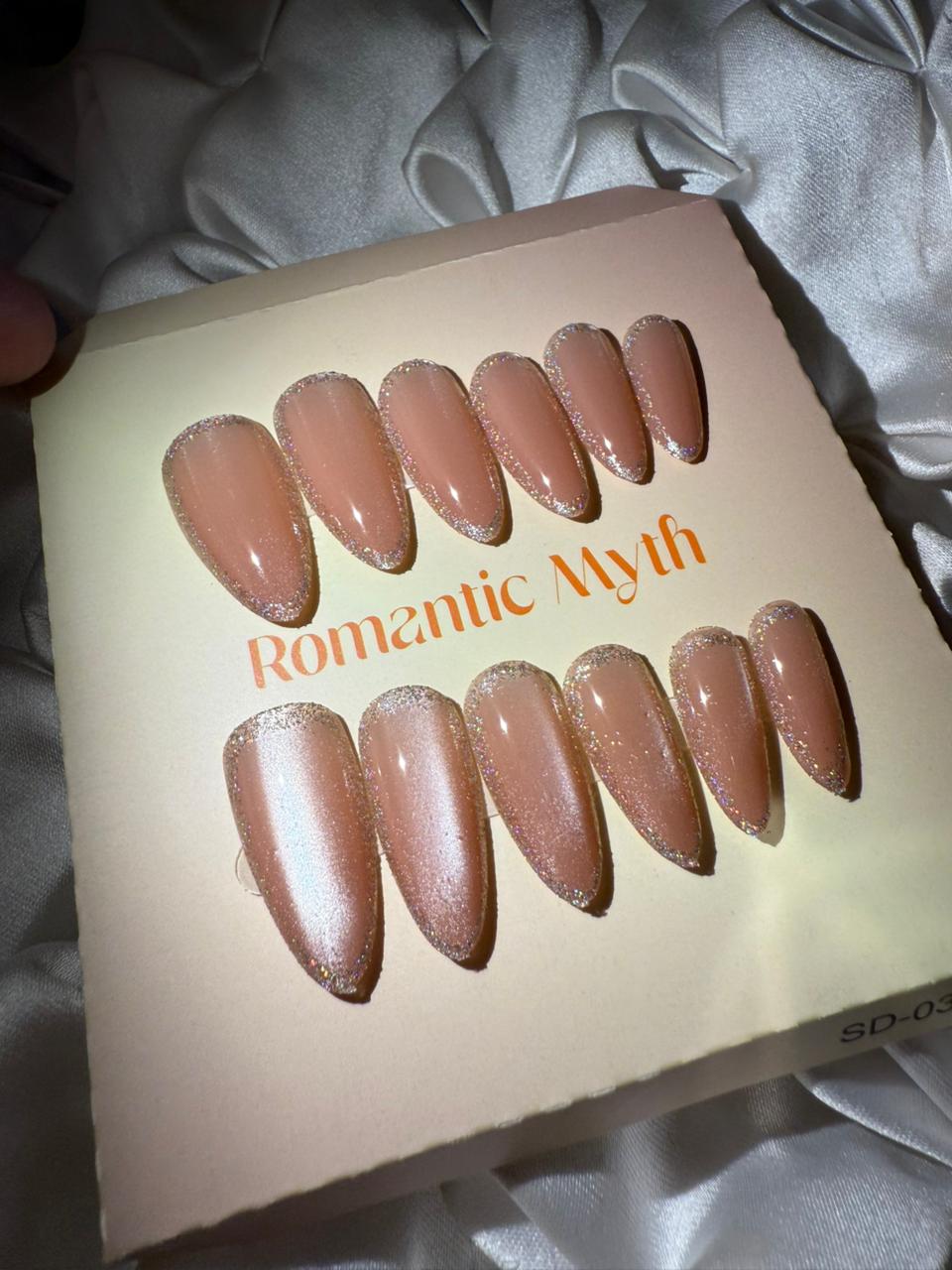 Shimmer Cat Eyes Nails Nude color